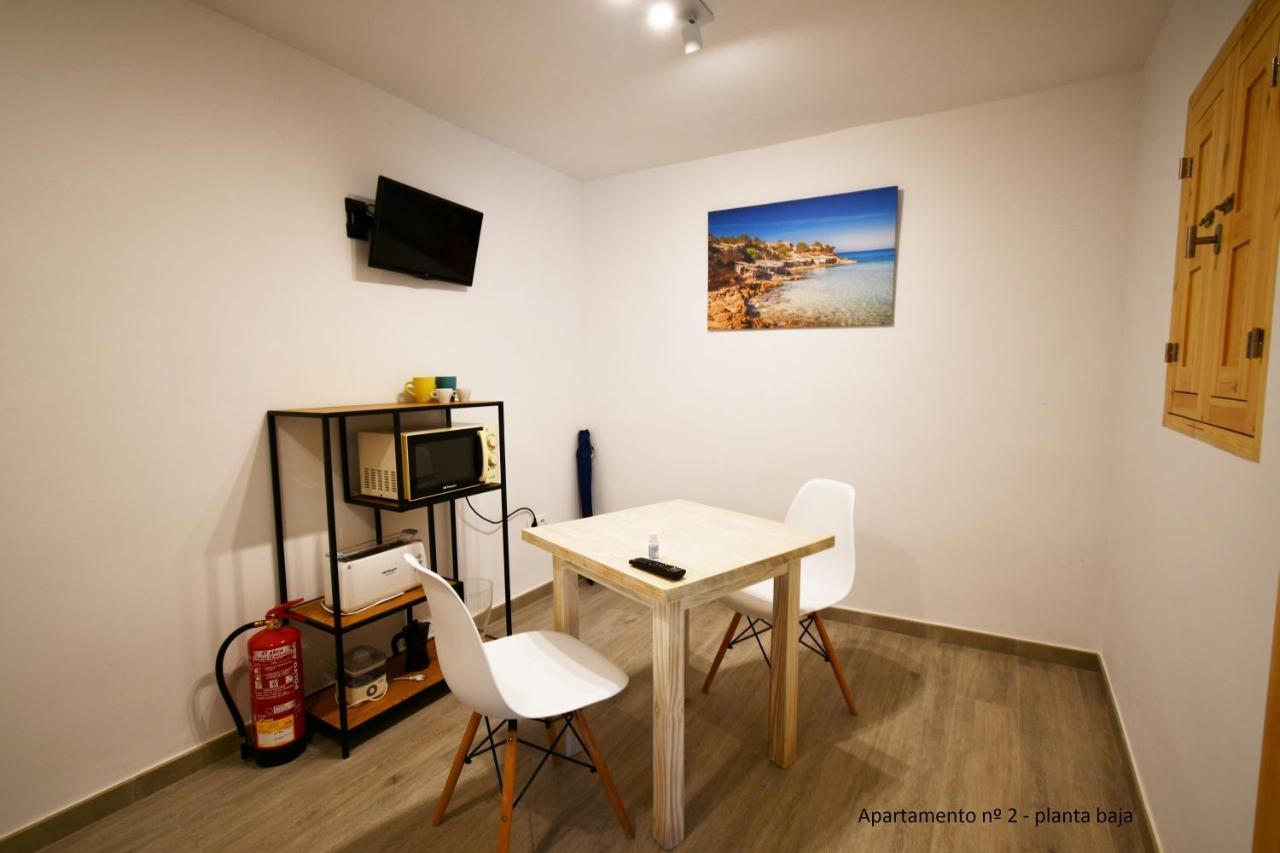 Apartamentos Cas Xurrac Es Calo  Exteriör bild
