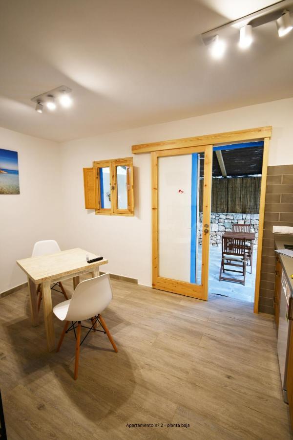 Apartamentos Cas Xurrac Es Calo  Exteriör bild
